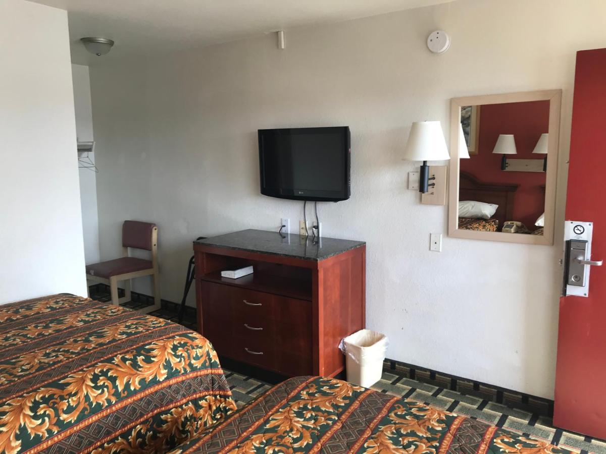 Travel Inn Greensboro Extérieur photo
