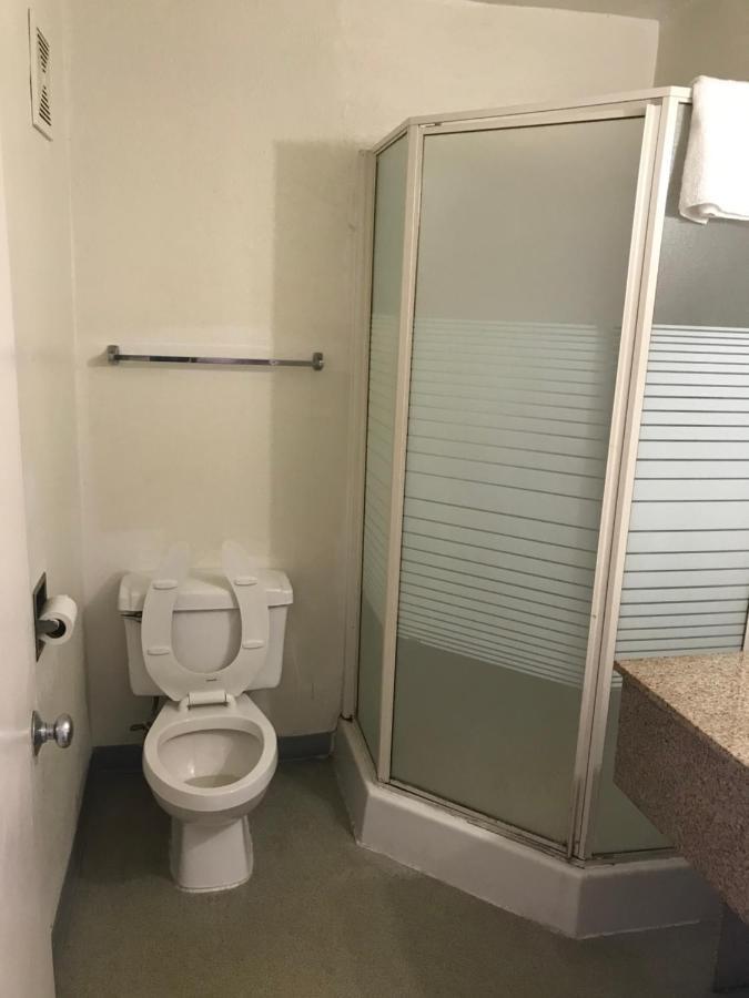 Travel Inn Greensboro Extérieur photo