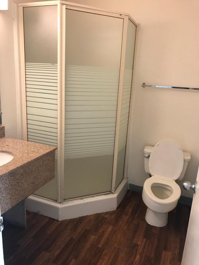 Travel Inn Greensboro Extérieur photo