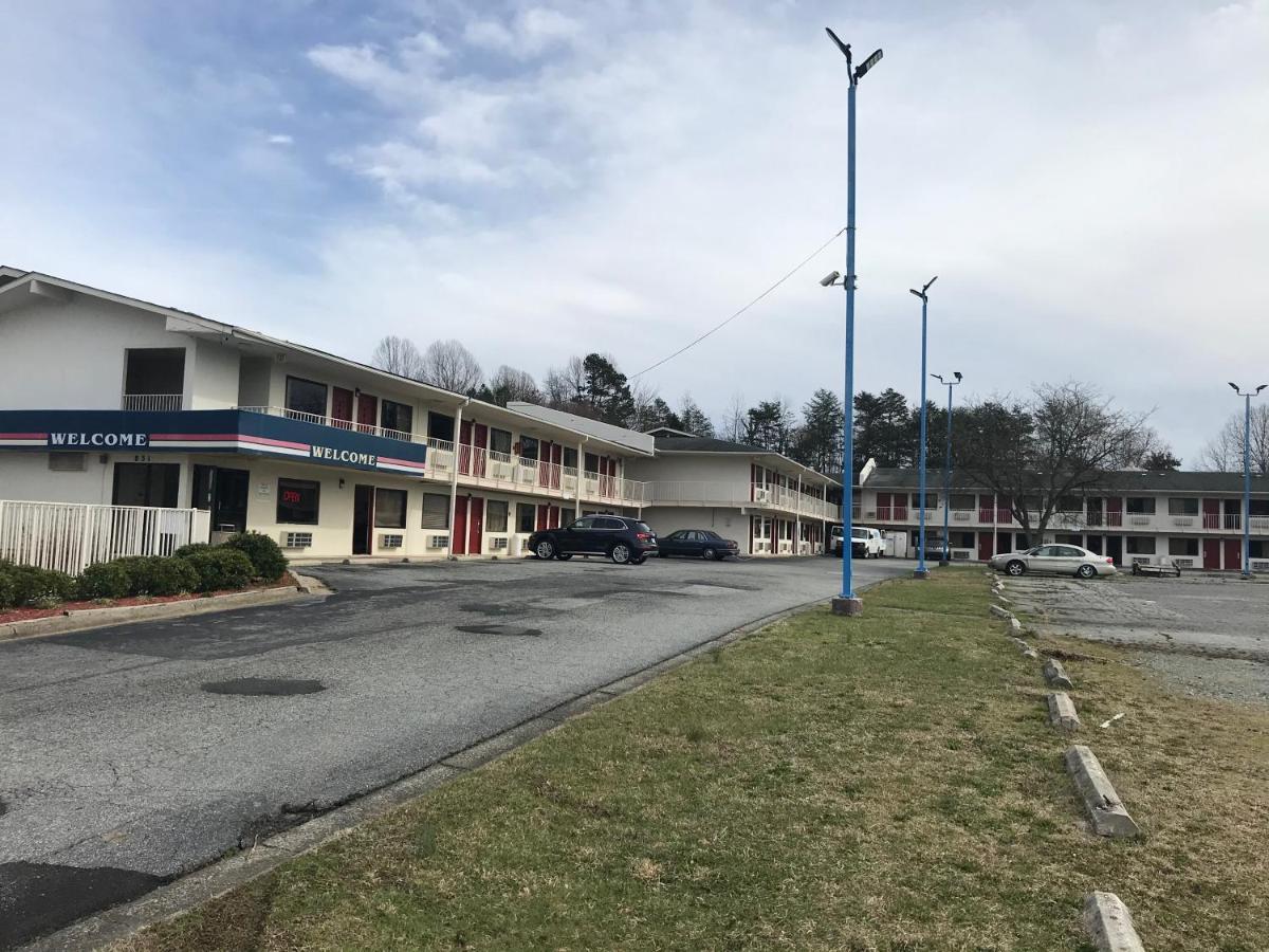 Travel Inn Greensboro Extérieur photo